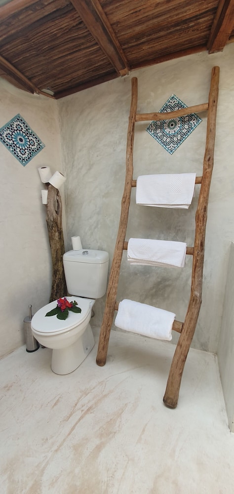 Ravoraha Ecolodge
