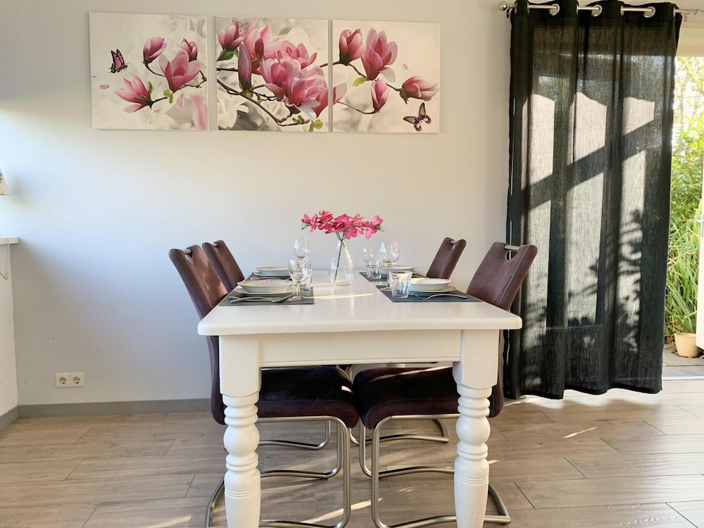 Renovated Bungalow With Garden