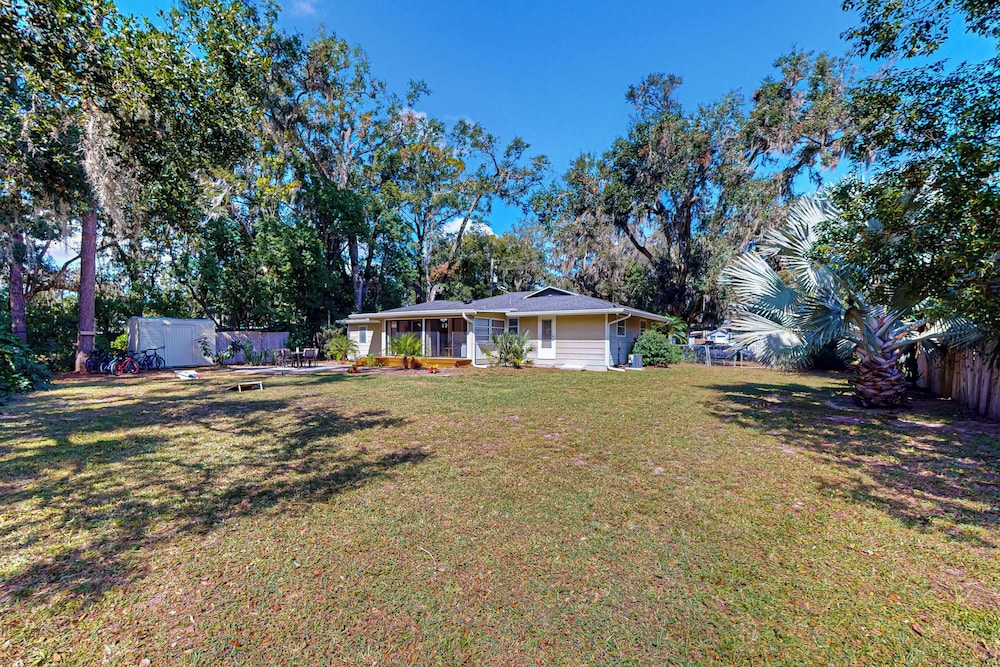 3BR Dog-friendly House, Central A/c, Cornhole