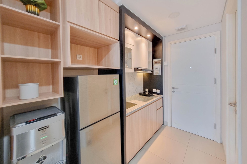 Modern Studio Near Ambarrukmo Plaza At Barsa City Apartment