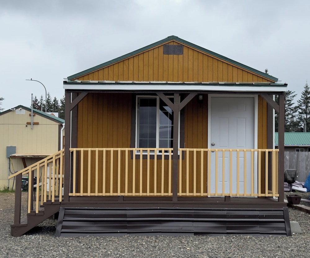 Far West RV Park and Cabins view 5