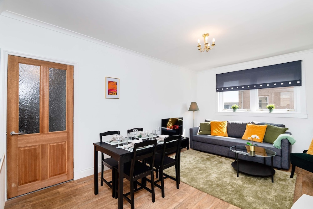 Spacious 3 BED House With Parking, photo 11