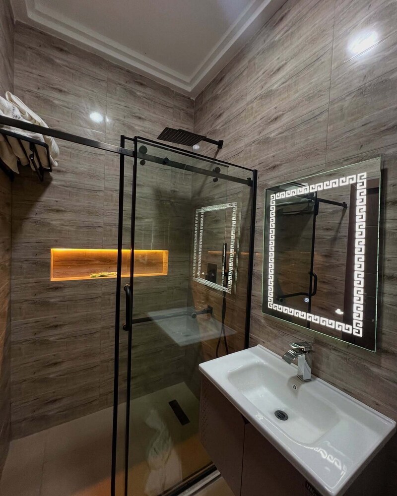 Osaka Apartment by J's Luxury