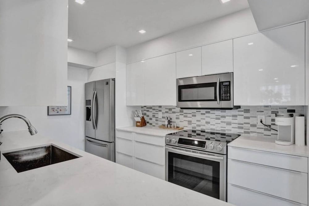 Boutique Luxury 2Br 2Ba Beach Intercostal View