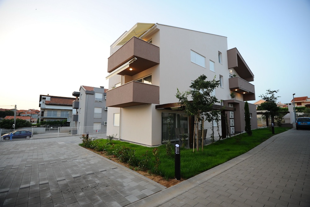 Apartments Hills