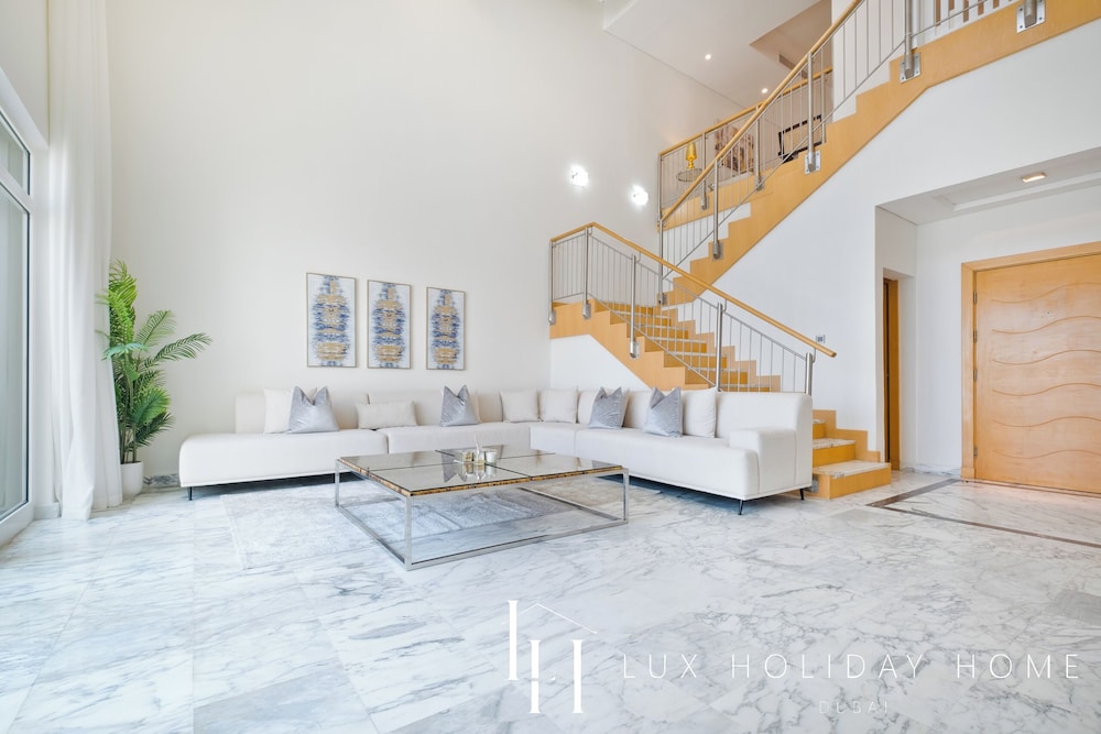 LUX The Shoreline Palm Island Penthouse