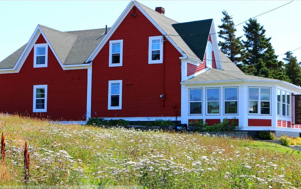 Inn By The Bay