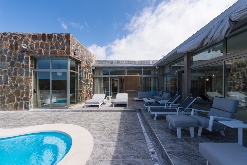 Villa in Anfi Tauro Near Beach & Golf