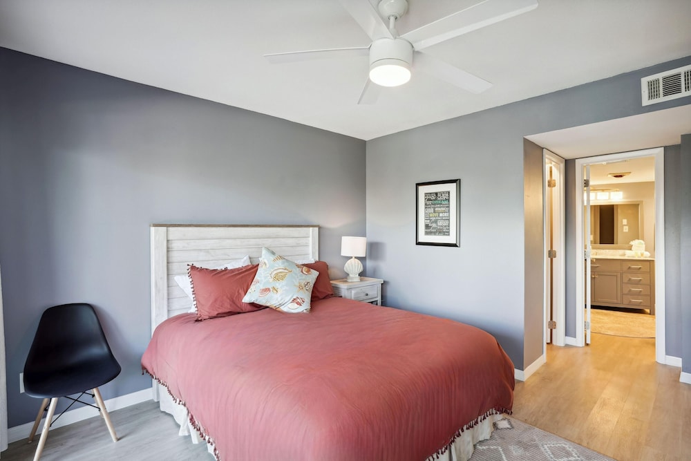 Land's End 1-306 Bay Front- Premier