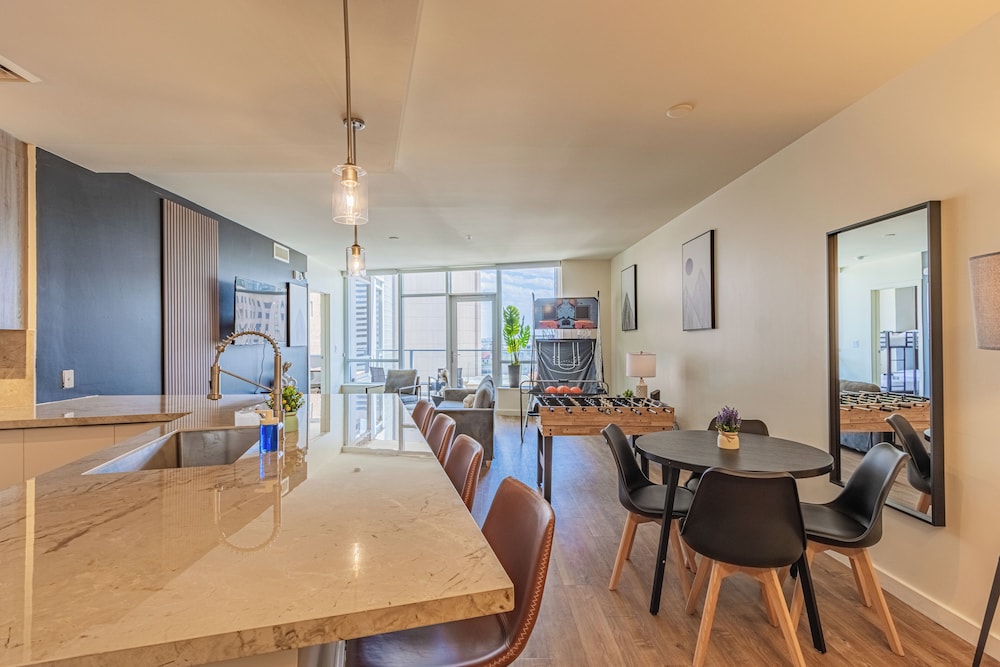 ROVE LIVING/KL - 44 Monroe