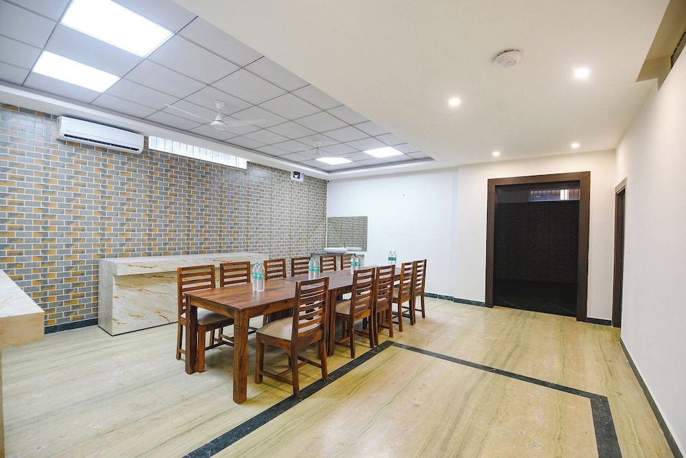 Fabhotel Sai Village