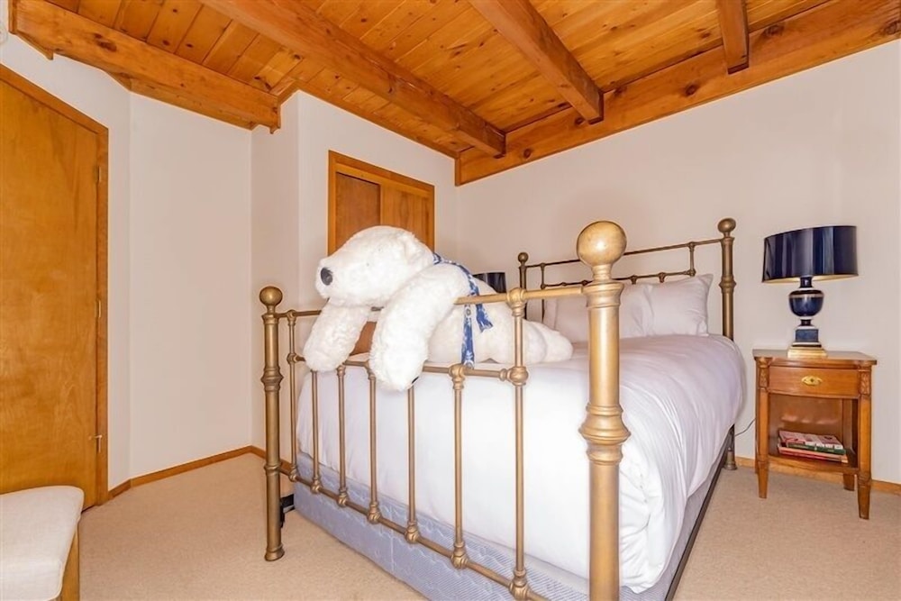 3BR+Den Home Overlooking Martis Valley by RedAwning Save 10% on 3 Nights, 15% on 5 Nights! view 5