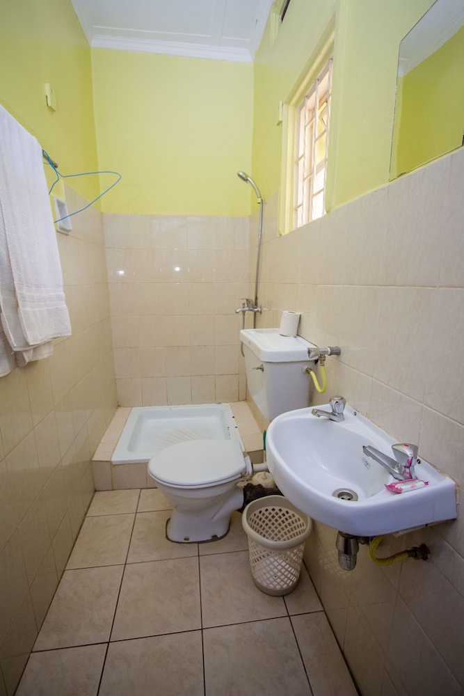 Emirina Travel Hotel
