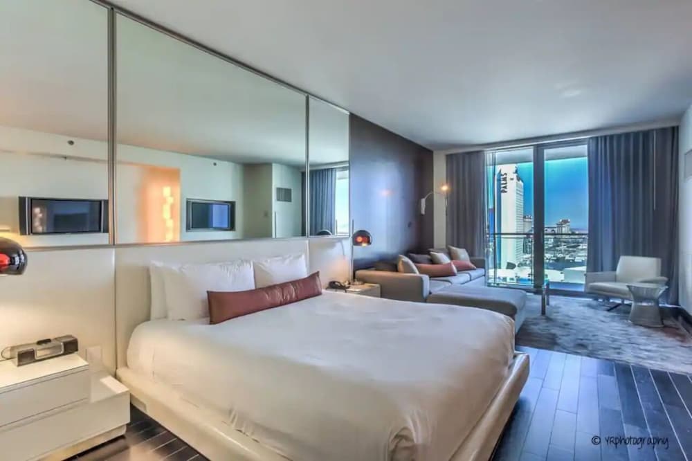 Studios With Gorgeous Views Of The Strip! 