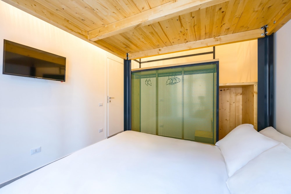 Central Station Housing - Apartment 2 by Wonderful Italy