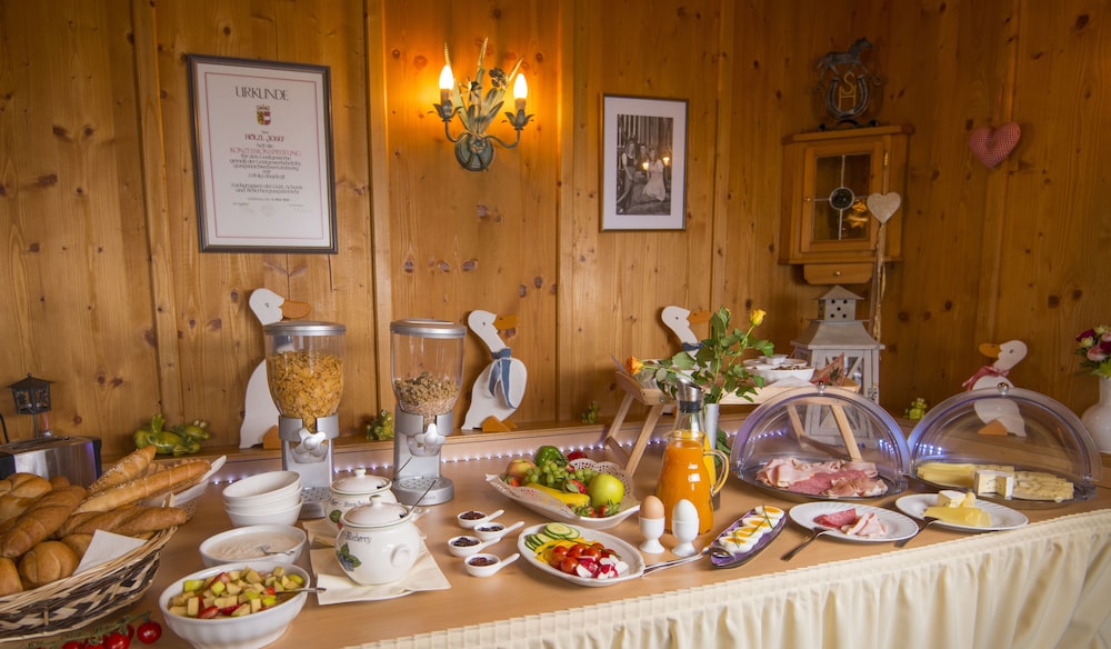 Hotel-Pension Lackenbauer