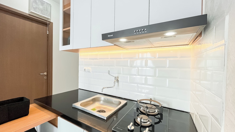 Minimalist 2Br Apartment At Podomoro Golf View