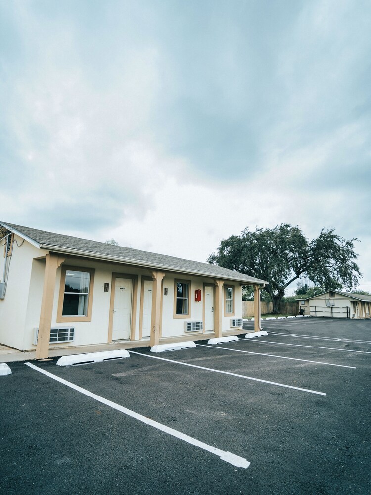 Rooms at The Pecan