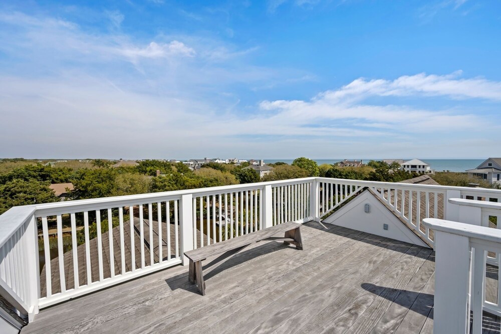This Vibrant Family Home Features 8 Bedrooms, And 8 Bathrooms, Ocean And Creek Views Home by Peace Vacations view 3