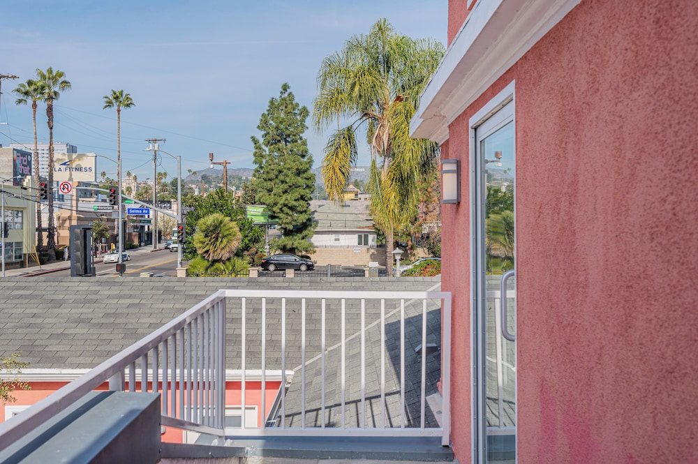 The Gower Street Bungalows by AvantStay