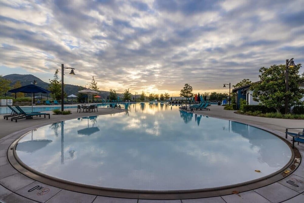 @marbella Lane -amazing 5BR Home in Rancho Mission