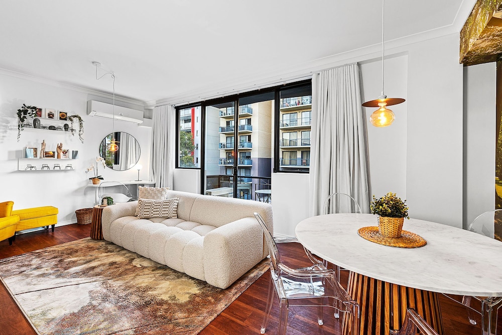 Bespoke East Perth - Sleeps 2 - Superior Wifi