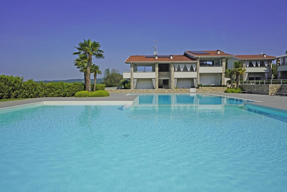 Le Mele 7 by Wonderful Italy