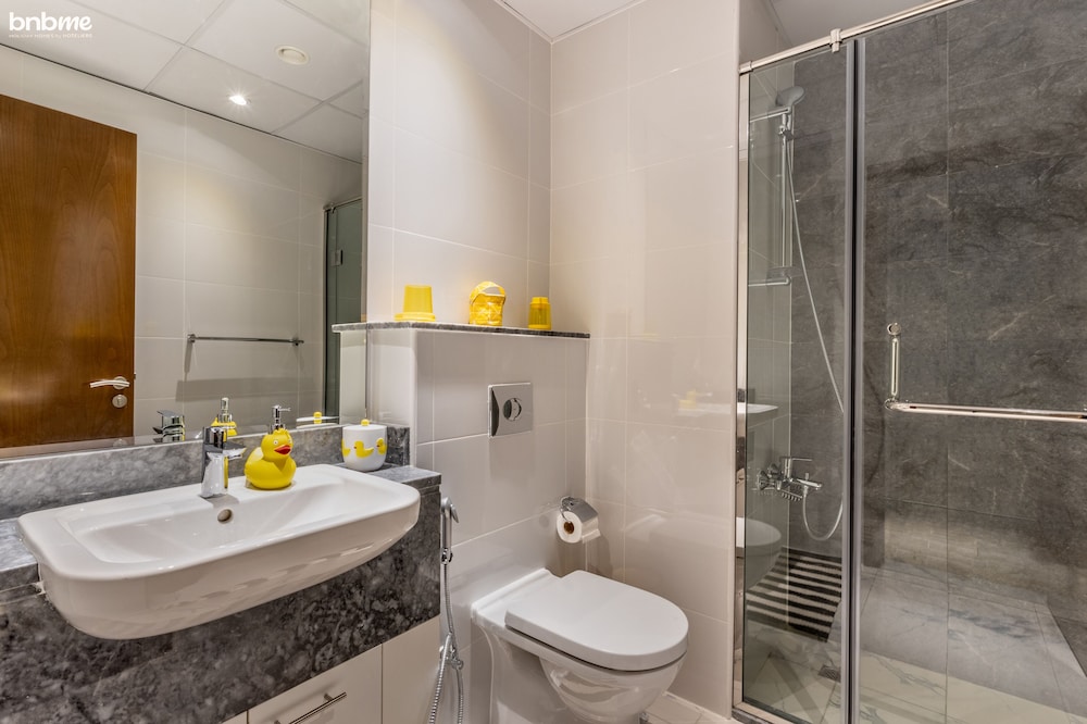 2B-Amna Tower - 4406 by bnbme homes