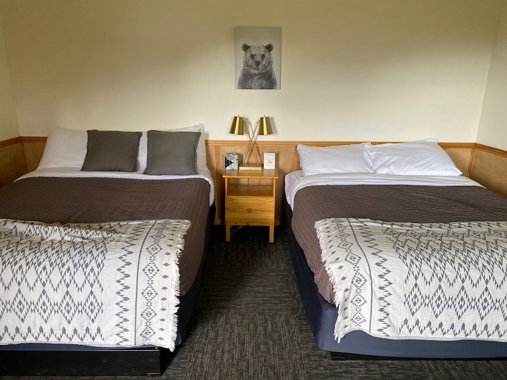 Sheep Mountain Lodge