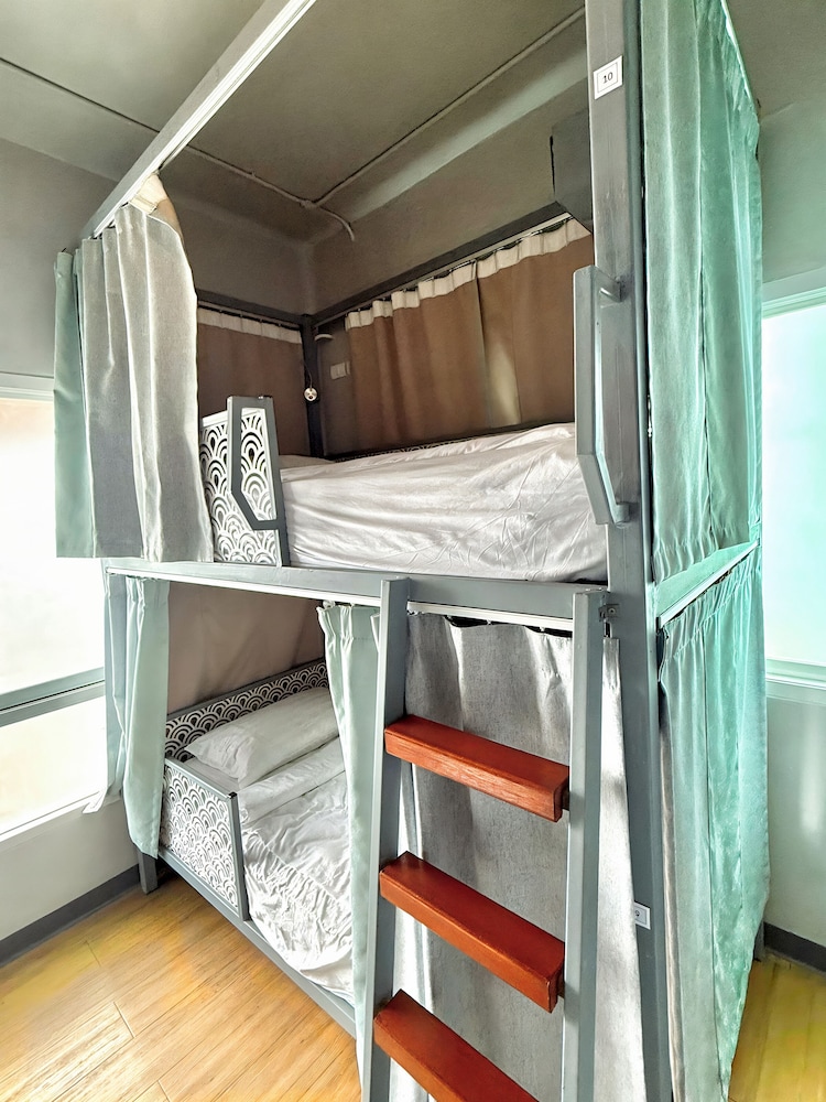Friends Hostel - Phuket Airport