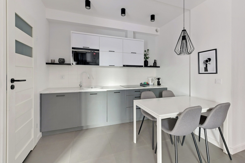 Aura - Riverside & Parking by Downtown Apartments