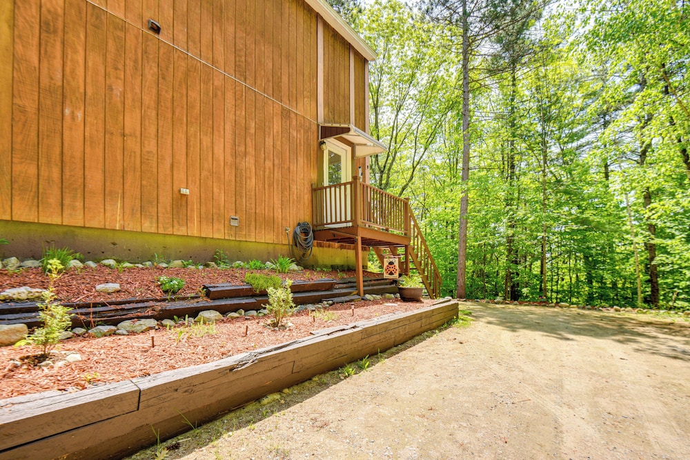 New Hampshire Vacation Rental - Walk to Beach! view 4