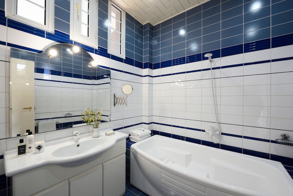 Escape Villa in Melissochori