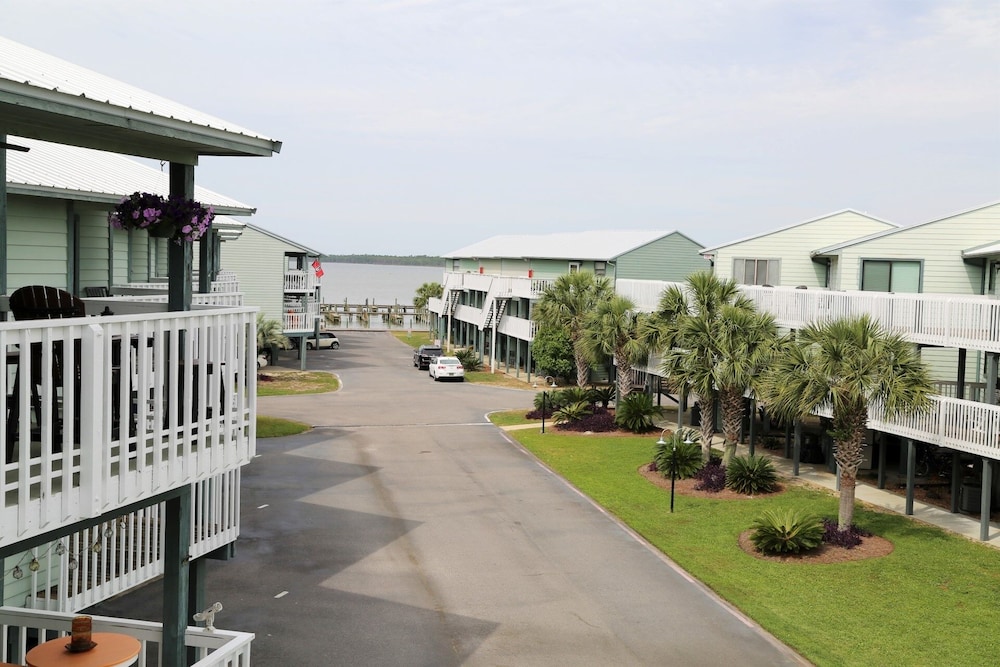 Bayview 82 2 Bedroom Condo by RedAwning view 5