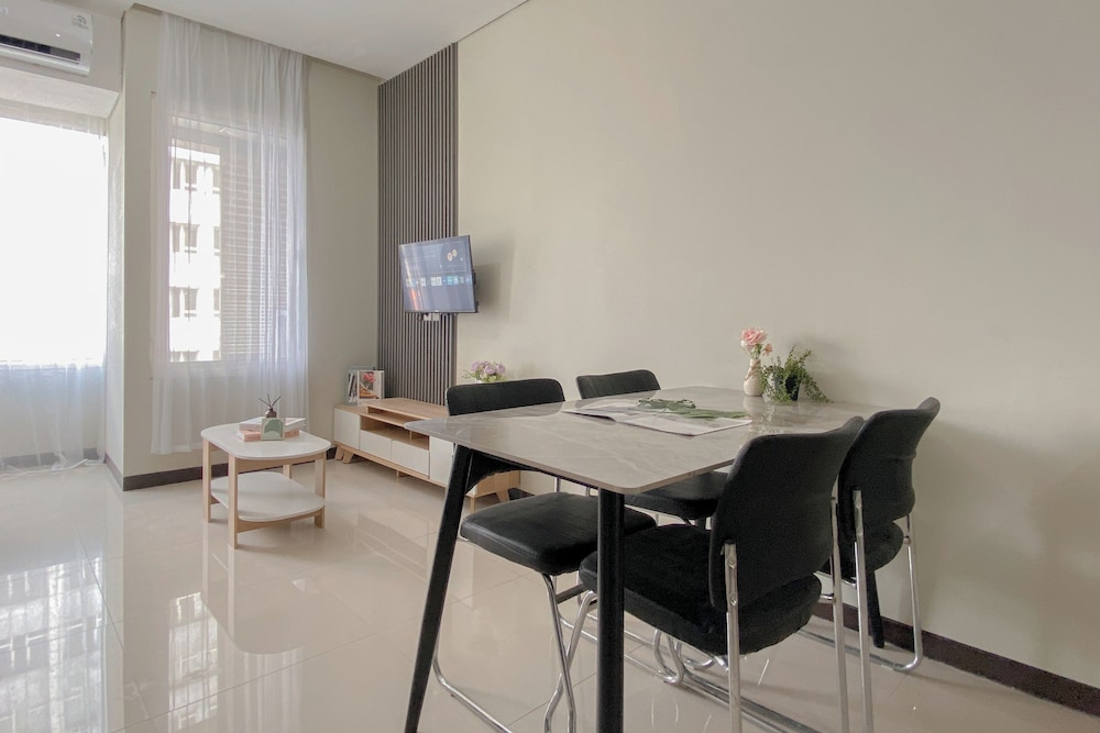 Well Designed 2Br At Nifarro Park Apartment