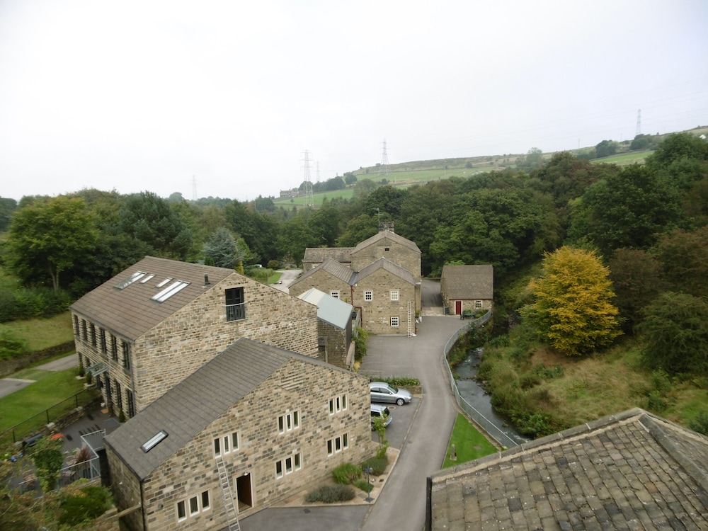 Hewenden Mill Cottages