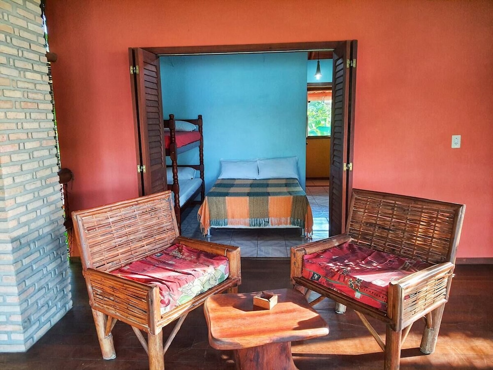 Casa de Temporada Felicidade, 38 Hóspedes, 2 Piscinas, 9 Suítes e 2 Churrasqueiras em Itacaré Bahia