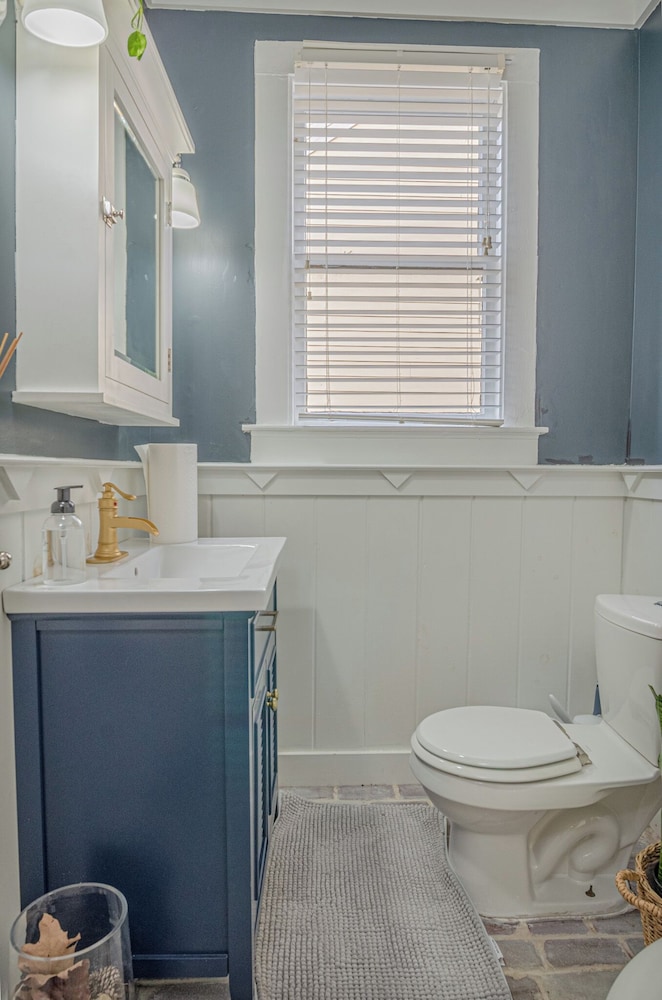 Spacious 3BR Midtown Home - Grad Family