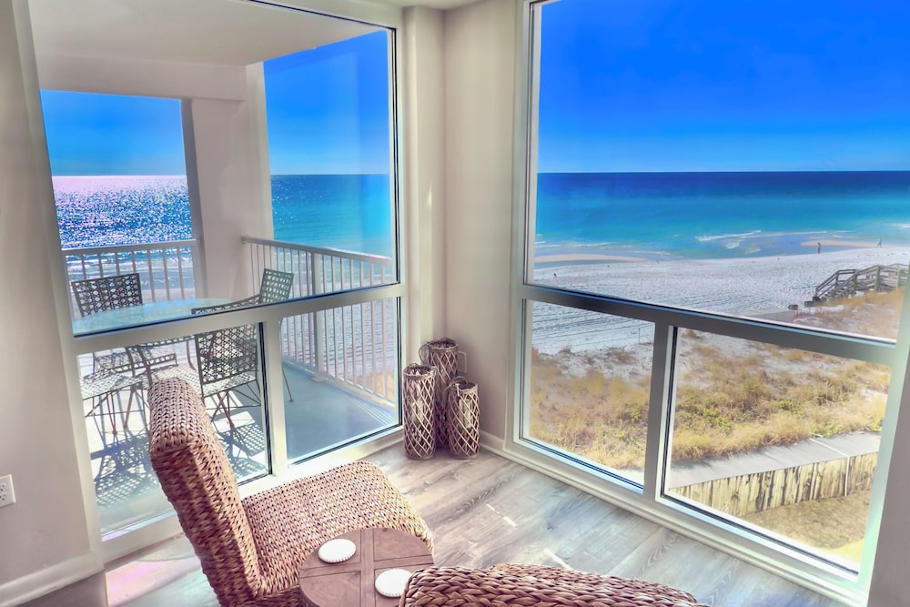 Steps to Beach: Oceanfront w/ Panoramic Gulf Views