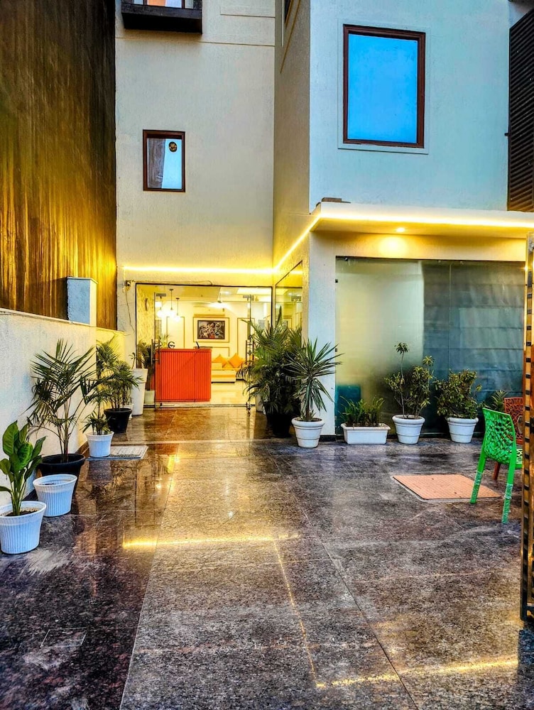 Hotel Mavens House