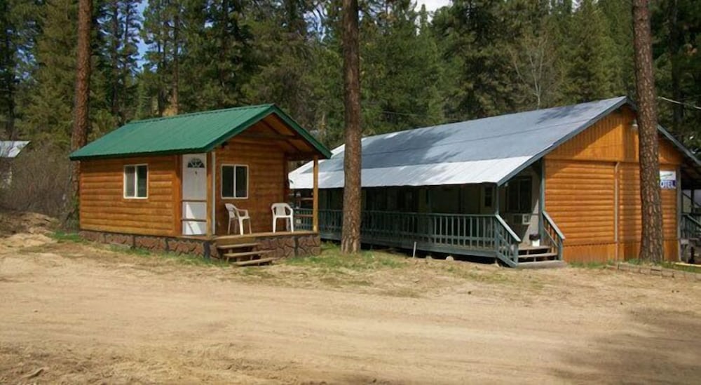 Terrace Lakes Resort
