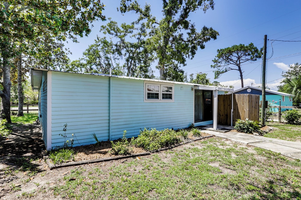 Walk to Pier & River: Dtwn Steinhatchee Escape!