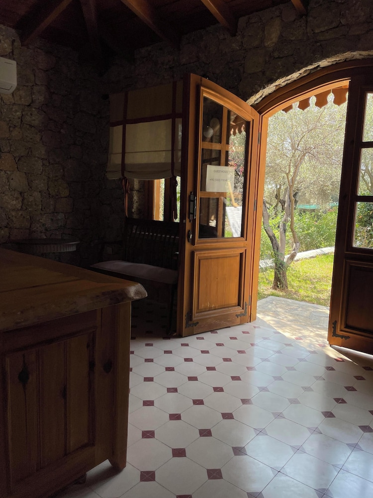 guesthouse by west