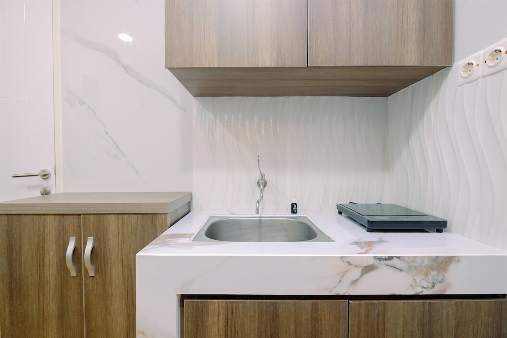 Best Deal and Modern 1BR Sentul Tower Apartment
