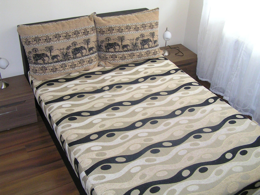 Gréta Wellness Apartmanok - Szt László u view 2
