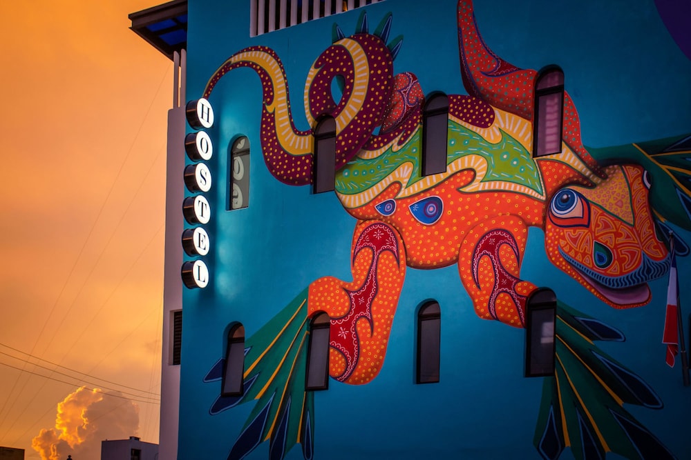 Nomads Party Hotel & Hostel