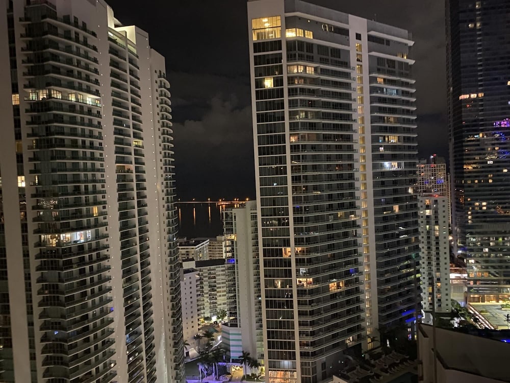 Modern Brickell Condo With Ocean City Views
