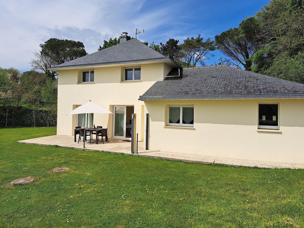 Holiday Home in Hanvec Near Bay of Brest