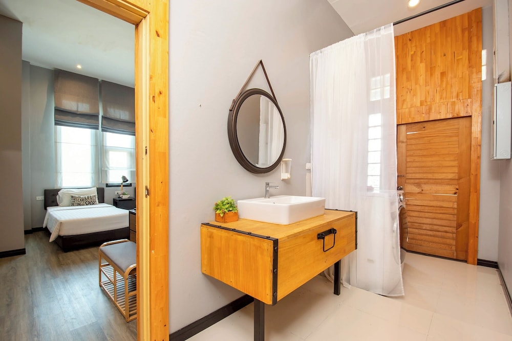 Penny - Farthing Pool Villa