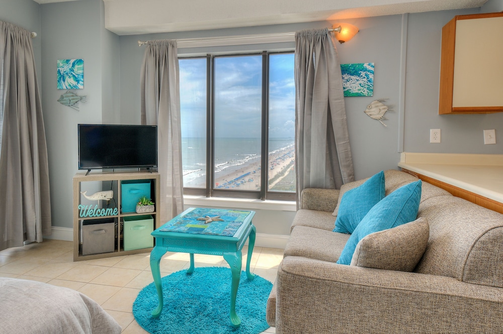 The Palace Resort by Elliott Beach Rentals